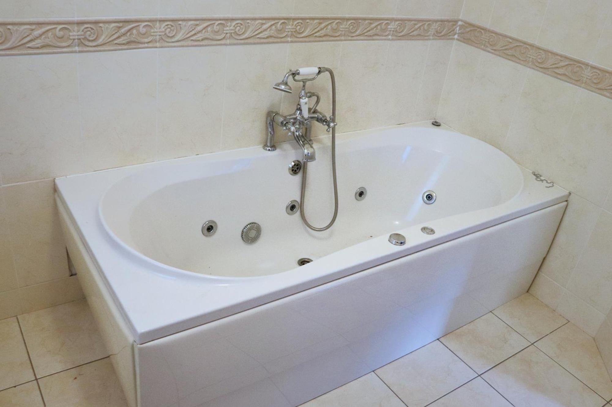 Appartement Deluxe Dwelling - 15 Mins From Cork City/Airport Extérieur photo