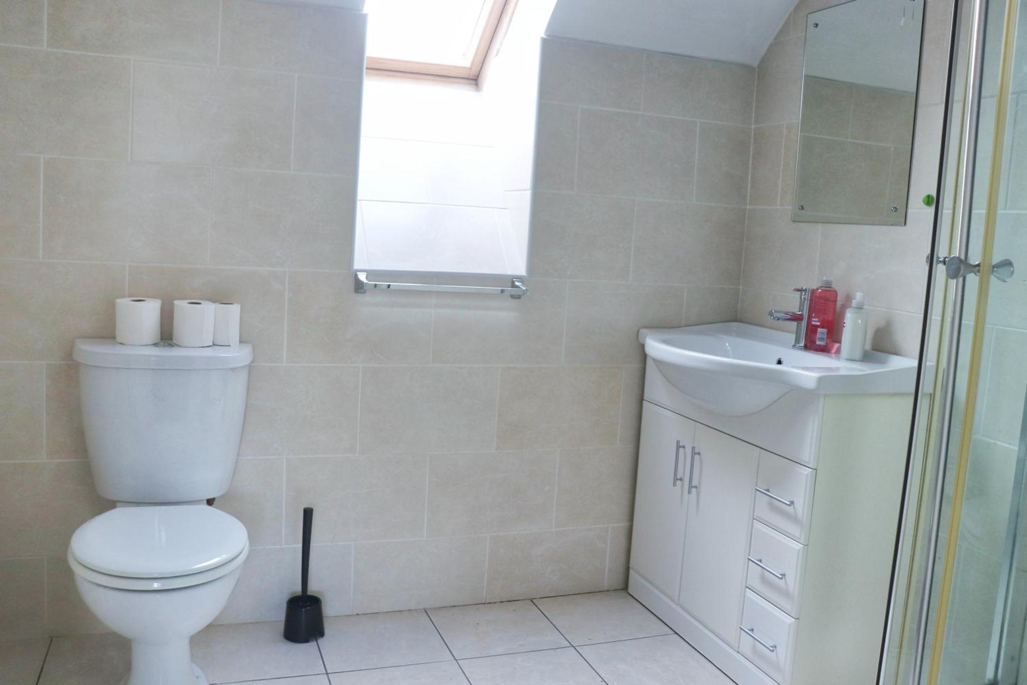 Appartement Deluxe Dwelling - 15 Mins From Cork City/Airport Extérieur photo