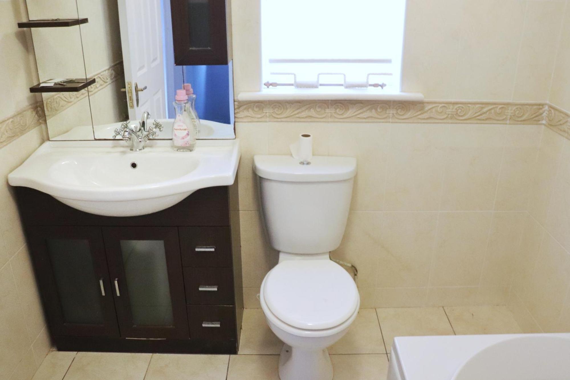 Appartement Deluxe Dwelling - 15 Mins From Cork City/Airport Extérieur photo