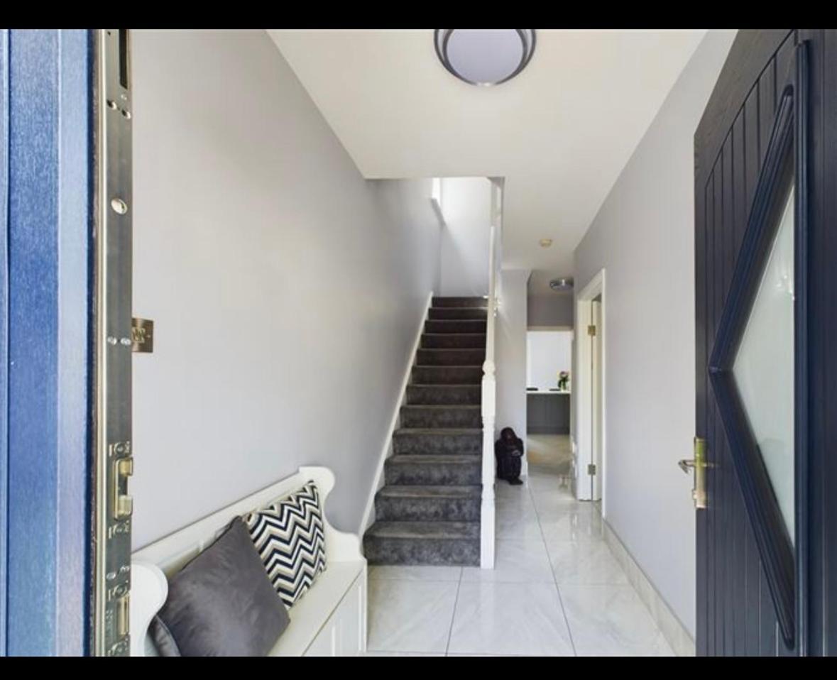 Appartement Deluxe Dwelling - 15 Mins From Cork City/Airport Extérieur photo